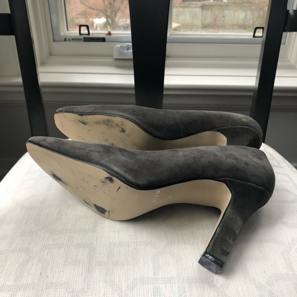 Nine West Grey Suede Pumps Size 7.5 - Picture 4 of 6